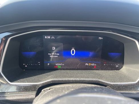 Used 2022 Volkswagen Jetta SE w/ Panoramic Sunroof Package image 11