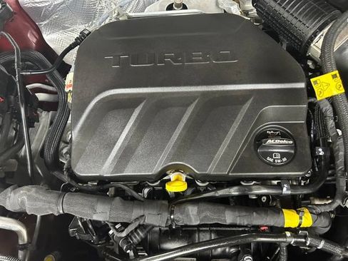 Used 2024 Chevrolet Trax LS w/ LS Convenience Package FWD image 10