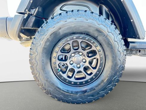 Used 2022 Jeep Wrangler Unlimited Rubicon w/ Xtreme Recon 35" Tire Package AWD/4WD image 5