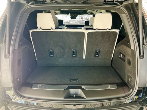 Used 2025 Cadillac Escalade V image 29