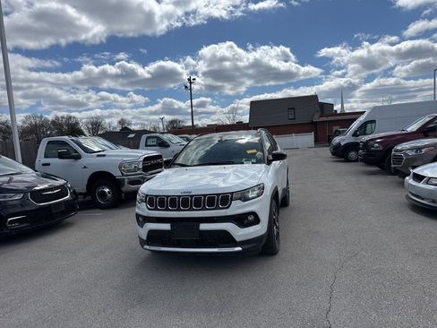 Used 2023 Jeep Compass Limited image 1