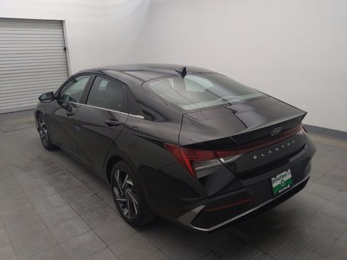 Used 2025 Hyundai Elantra SEL FWD image 5