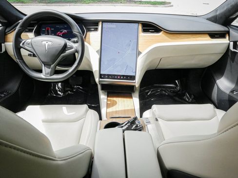 Used 2021 Tesla Model S Long Range Plus AWD/4WD image 28