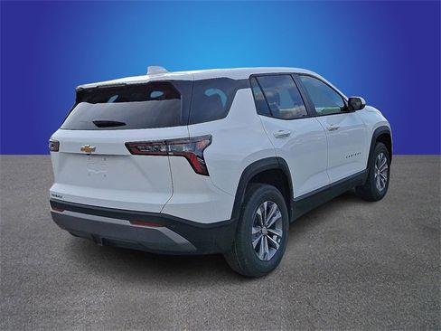 New 2026 Chevrolet Equinox LT image 3