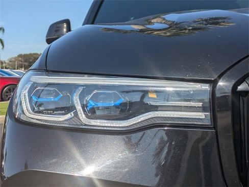 Used 2021 BMW X7 M50i image 9