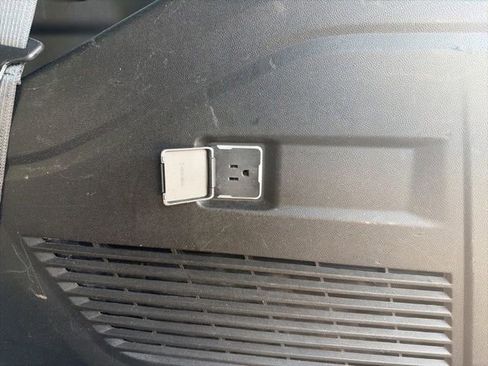 Used 2021 Chevrolet Tahoe Z71 image 29