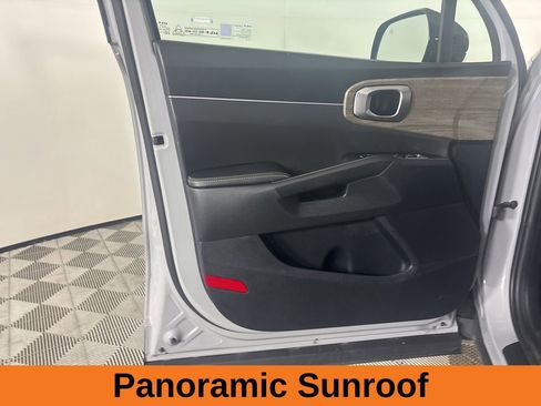 Used 2023 Kia Sorento X-Line EX image 8