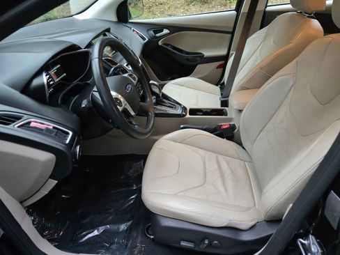 Used 2015 Ford Focus Electric Hatchback 4D w/ Exterior Protection Package image 21