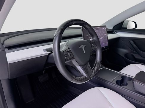 Used 2021 Tesla Model 3 Standard Range Plus RWD image 9
