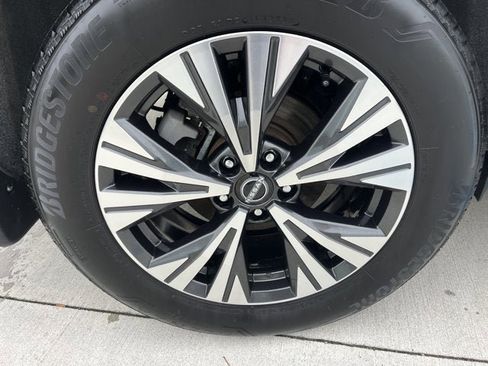 Certified 2023 Nissan Rogue SV image 23