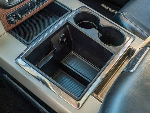 Used 2014 RAM 3500 Laramie image 31