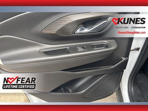 Used 2023 GMC Terrain SLT image 38