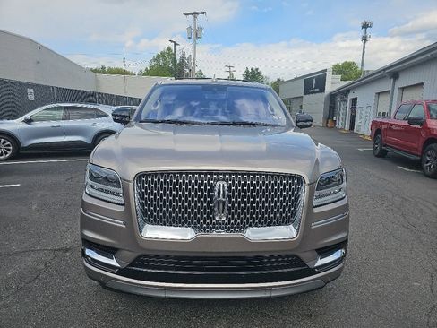 Used 2019 Lincoln Navigator Reserve w/ Cargo Package AWD/4WD image 2