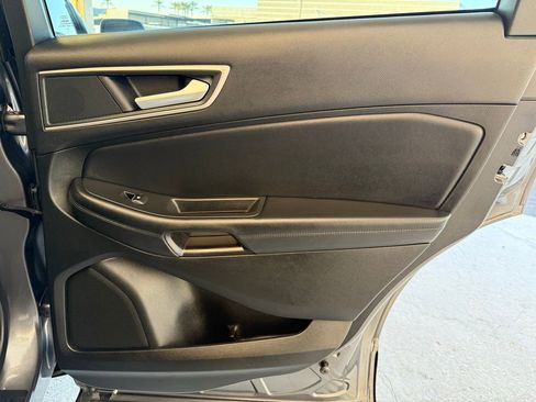 Used 2024 Ford Edge SEL w/ Convenience Package image 16