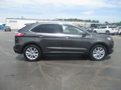 Used 2020 Ford Edge Titanium w/ Equipment Group 301A AWD/4WD image 6