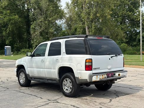 Used 2006 Chevrolet Tahoe Z71 w/ Z71 Preferred Equipment Group AWD/4WD image 3