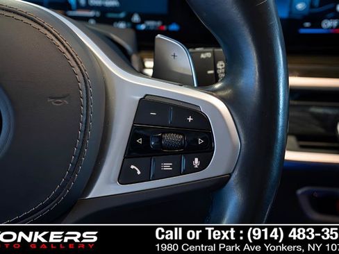 Used 2023 BMW X7 xDrive40i w/ M Sport Package AWD/4WD image 31