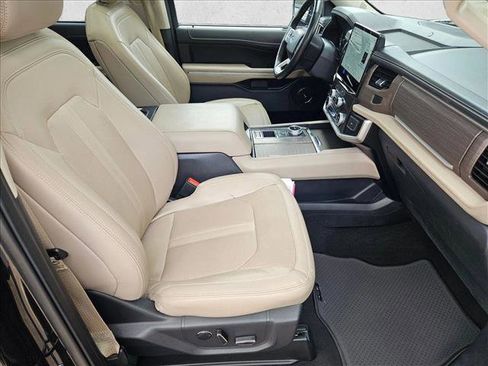 Used 2024 Ford Expedition Limited RWD image 24