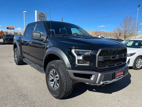 Used 2018 Ford F150 Raptor w/ Equipment Group 801A Mid image 8