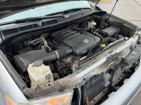 Used 2014 Toyota Sequoia SR5 AWD/4WD image 27