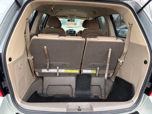 Used 2012 Kia Sedona LX image 9