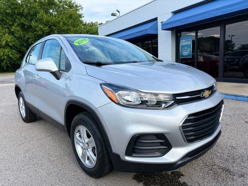 Used 2018 Chevrolet Trax LS AWD/4WD image 17