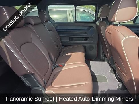 Used 2025 Volkswagen ID. Buzz Pro S Plus image 4