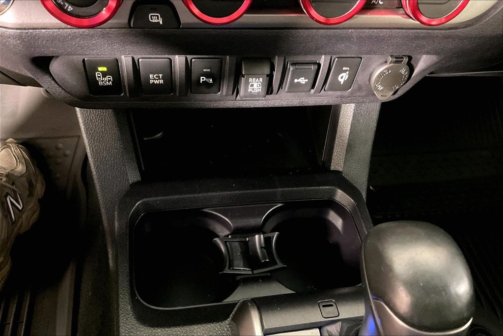 Used 2022 Toyota Tacoma Limited w/ Nightshade Package AWD/4WD image 29
