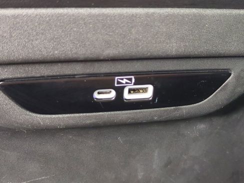 Used 2023 Chrysler Pacifica Touring-L w/ S Appearance Package FWD image 18