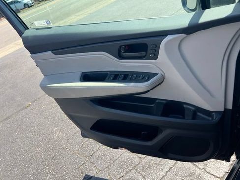 Used 2025 Honda Odyssey EX-L image 15
