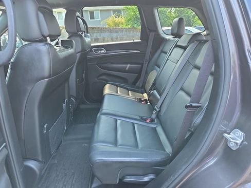 Used 2019 Jeep Grand Cherokee Limited AWD/4WD image 11