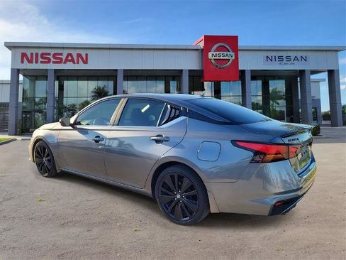 Certified 2022 Nissan Altima 2.5 SR w/ Midnight Edition Package image 7