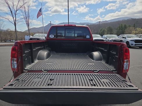 Used 2017 Nissan Frontier SV image 6