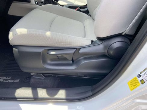 Used 2023 Toyota Corolla Cross LE FWD image 15
