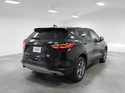 Used 2025 Chevrolet Blazer LT image 9