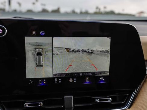 Used 2025 Chevrolet Equinox ACTIV w/ Safety and Technology Package FWD image 28