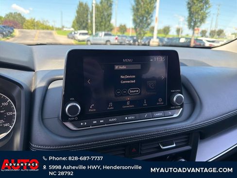 Used 2025 Nissan Rogue SV AWD/4WD image 13
