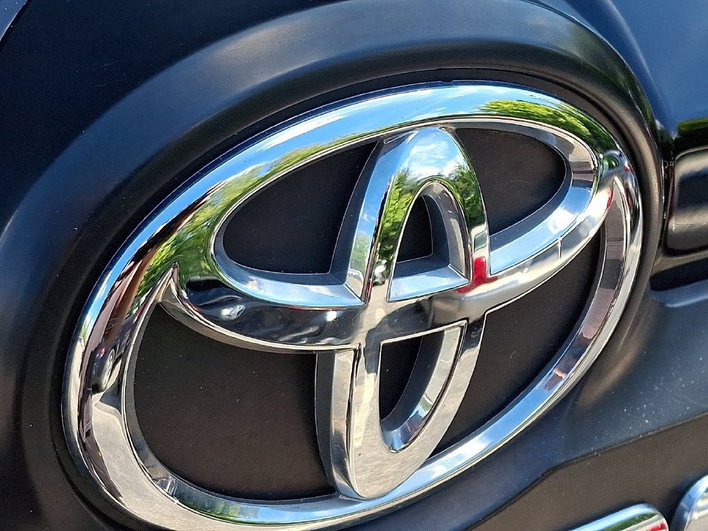 Used 2020 Toyota 4Runner TRD Off-Road AWD/4WD image 29