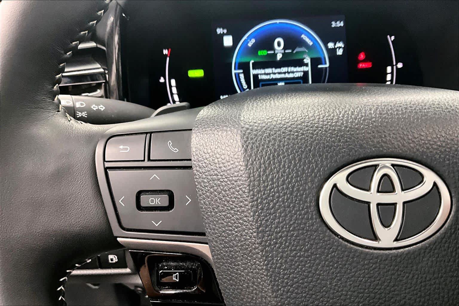 Used 2025 Toyota Camry SE w/ Convenience Package FWD image 23