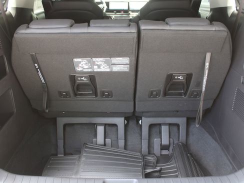 New 2026 Kia Carnival SX Prestige FWD image 13