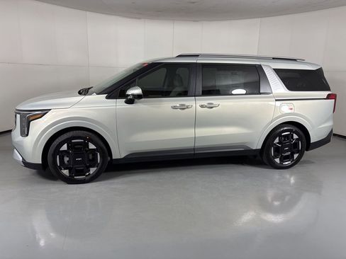 New 2026 Kia Carnival EX FWD image 5