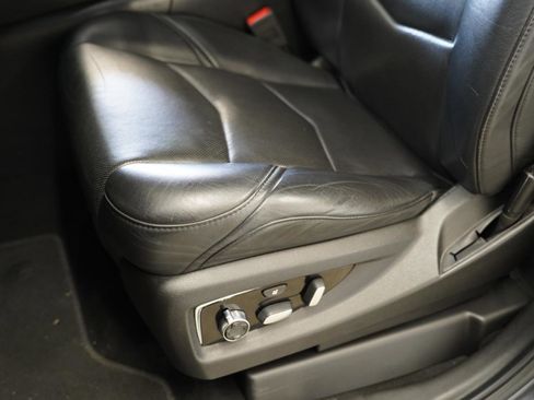 Used 2018 Cadillac Escalade Platinum image 26