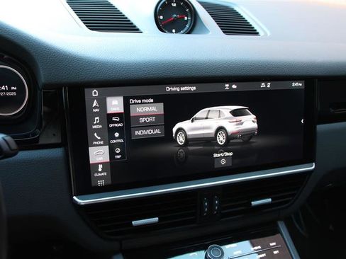 Used 2020 Porsche Cayenne image 31