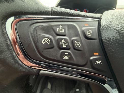 Used 2017 Chevrolet Cruze Premier image 22