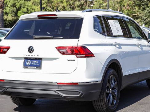 Used 2024 Volkswagen Tiguan SE AWD/4WD image 10