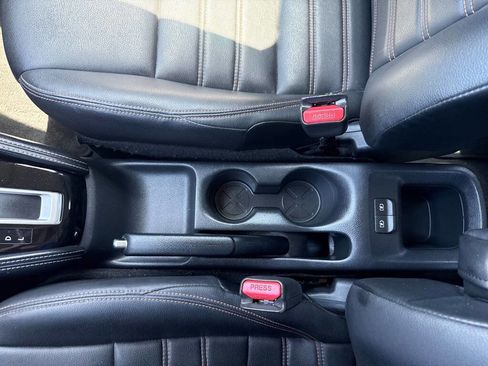 Used 2018 Nissan Kicks SR w/ Premium Package FWD image 20