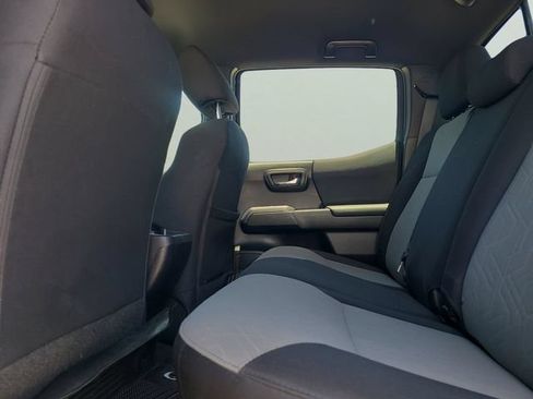 Used 2020 Toyota Tacoma TRD Sport AWD/4WD image 10