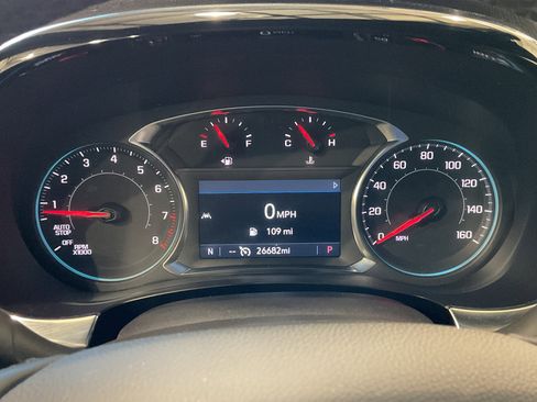 Used 2023 Chevrolet Traverse LT image 24