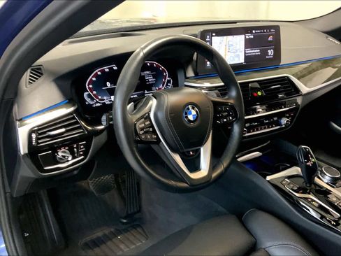 Certified 2023 BMW 530e xDrive w/ Premium Package image 17