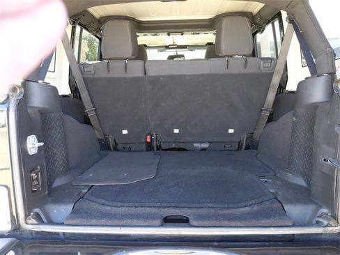 Used 2018 Jeep Wrangler Unlimited Sahara image 22